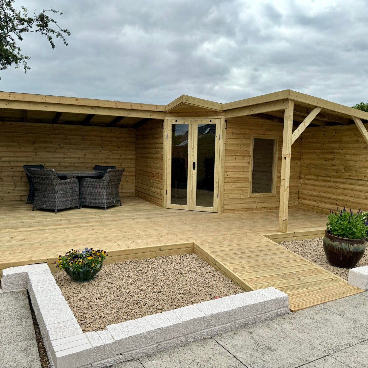Garden Room with&nbsp;Decking