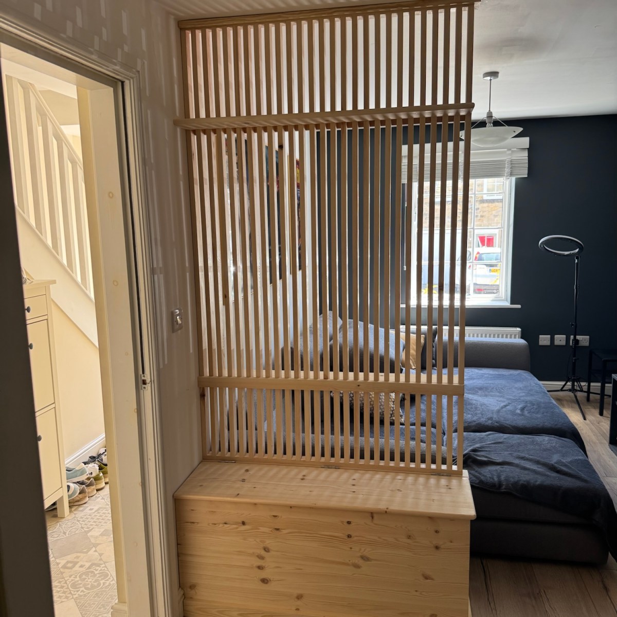 Room Divider with Storage&nbsp;Bench