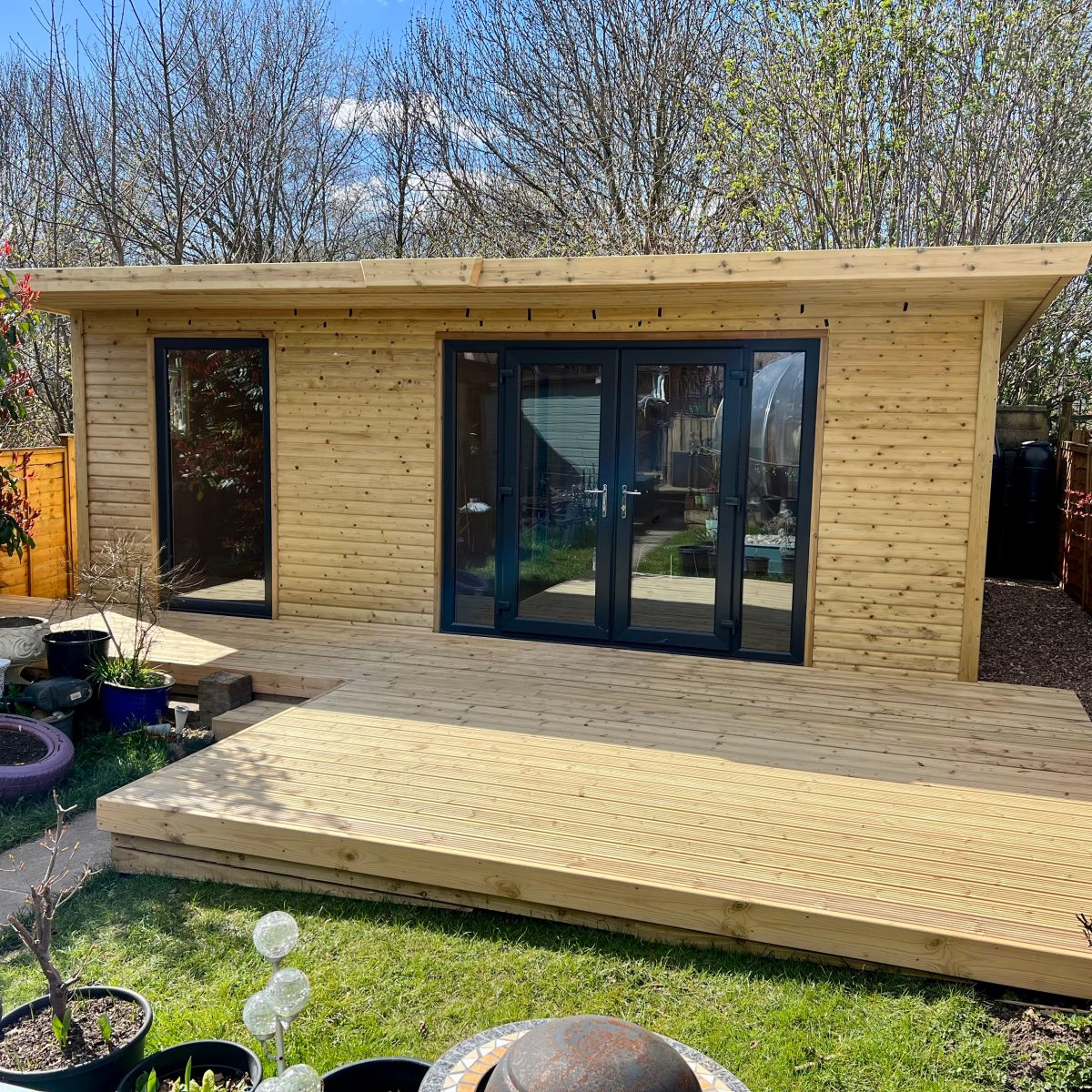Garden Room and&nbsp;Decking